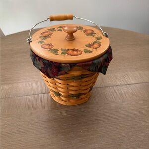 Longaberger Pumpkin Design Basket with Lid
